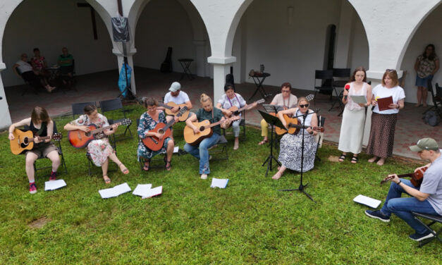 Kurs gitarowy 2026 / 2027